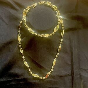 Elegant Gold Tone Necklace